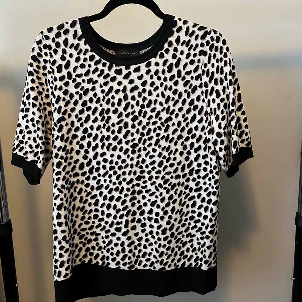 Ann Taylor Leopard Print Short Sleeve Sweater